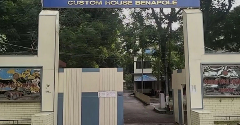 বেনাপোল কাস্টমসে সার্ভারের জটিলতা, ব্যাহত হচ্ছে আমদানি-রপ্তানি বাণিজ্য