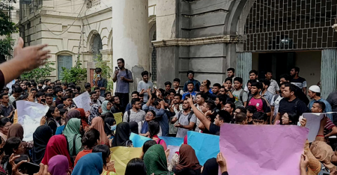 ক্লাস-পরীক্ষা বর্জন করে জবির ম্যানেজমেন্ট স্টাডিজ বিভাগে তালা