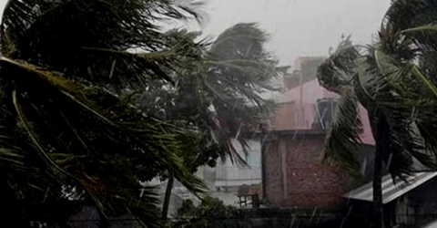 দুপুরের মধ্যে ঢাকাসহ ১৩ অঞ্চলে ঝড়ের আভাস