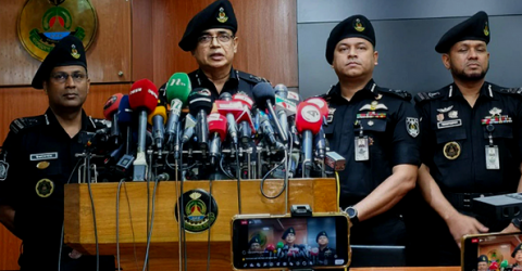 ছেলের পরকীয়া ঠেকাতে মা ফোন করে বলেন বিমানে বোমা আছে: র‌্যাব