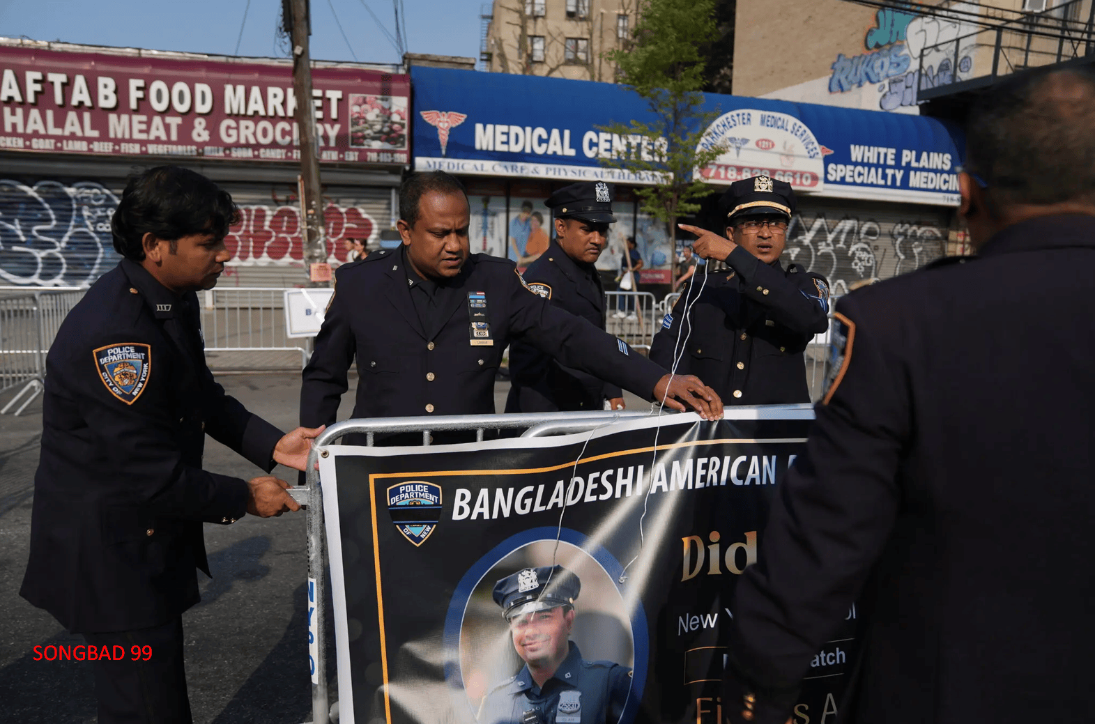 একটি জানাজা নিউ ইয়র্ক পুলিশ বিভাগে সফল বাংলাদেশিদের গল্পকে আলোচনায় নিয়ে এলো