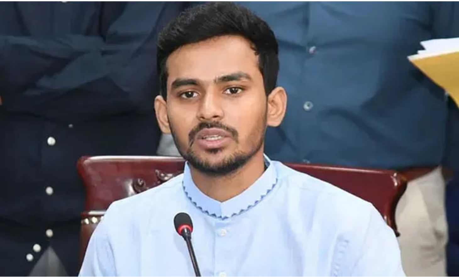 চাঁদাবাজি নয়, হাঁসের মাংস খেতে যাই’—আসিফ মাহমুদের ব্যাখ্যা