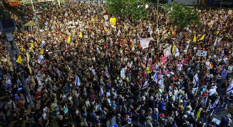 ইস্রায়েলে বিশাল জনতা জড়ো করে জিম্মি চুক্তির আহ্বান জানিয়ে গাজা যুদ্ধের সমাপ্তি