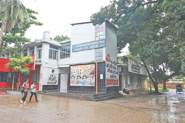 ডাকসু নির্বাচনে ফল নির্ভর করবে মূলত ছাত্রীদের ভোটের ওপর।