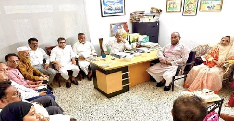 গুলশানে বিএনপি মহাসচিব মির্জা ফখরুল ইসলাম আলমগীর সিলেট বিভাগের মনোনয়নপ্রত্যাশী নেতাদের সঙ্গে বৈঠক করেছেন।