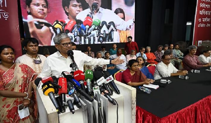 অন্তর্বর্তী সরকারকে উদ্দেশ করে মির্জা ফখরুল বলেছেন— সব জটিলতা নিরসন করে নির্বাচনের প্রস্তুতির পথে অগ্রসর হতে হবে।